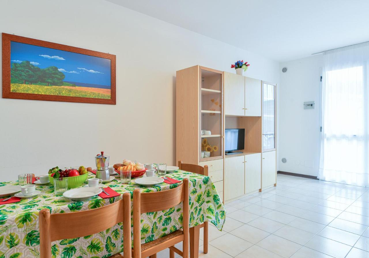 Apartament With Swimming Pool Appartamento Caorle Esterno foto