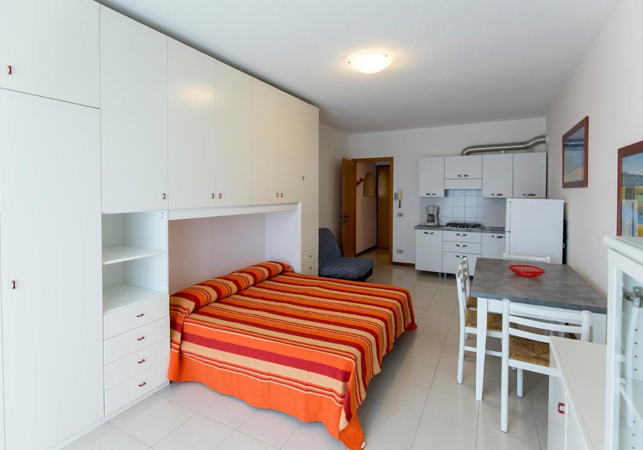 Apartament With Swimming Pool Appartamento Caorle Esterno foto
