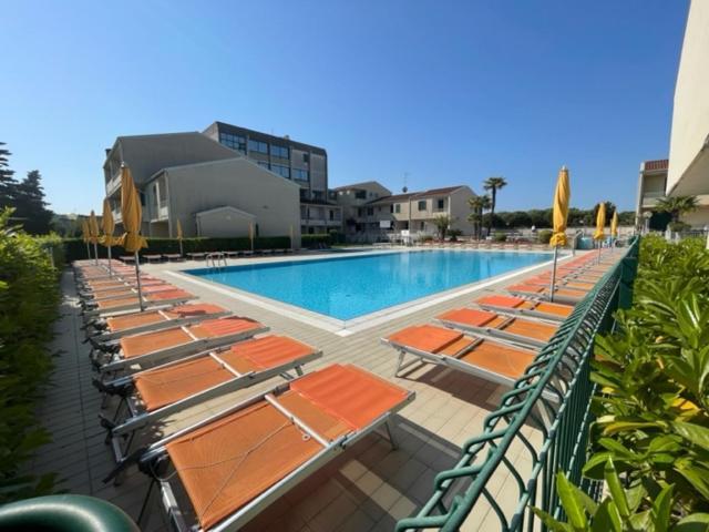 Apartament With Swimming Pool Appartamento Caorle Esterno foto