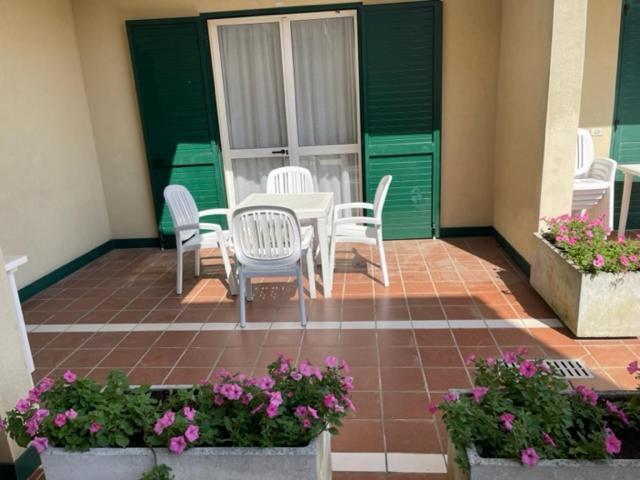 Apartament With Swimming Pool Appartamento Caorle Esterno foto