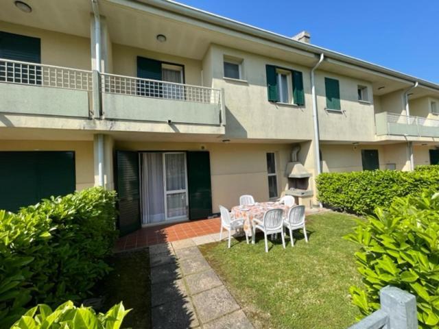 Apartament With Swimming Pool Appartamento Caorle Esterno foto