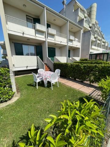 Apartament With Swimming Pool Appartamento Caorle Esterno foto